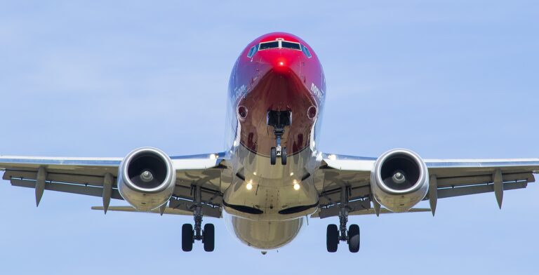 flight aircraft boeing 737